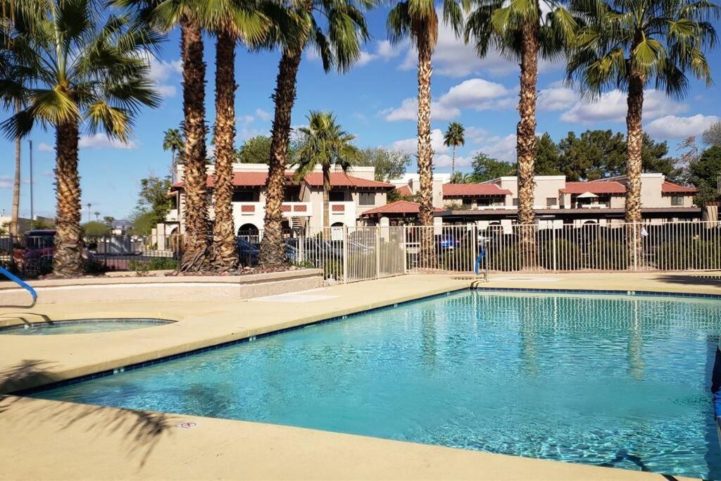 Condo With Heated Pool, Hot Tub, Near Walking Paths Глендейл Экстерьер фото